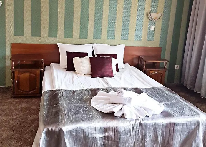 Hotel St. George Pobedonosets 3*